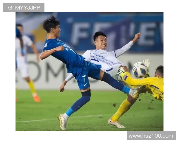 武汉足球队以55分稳居锦标赛积分榜首位争夺冠军势头强劲